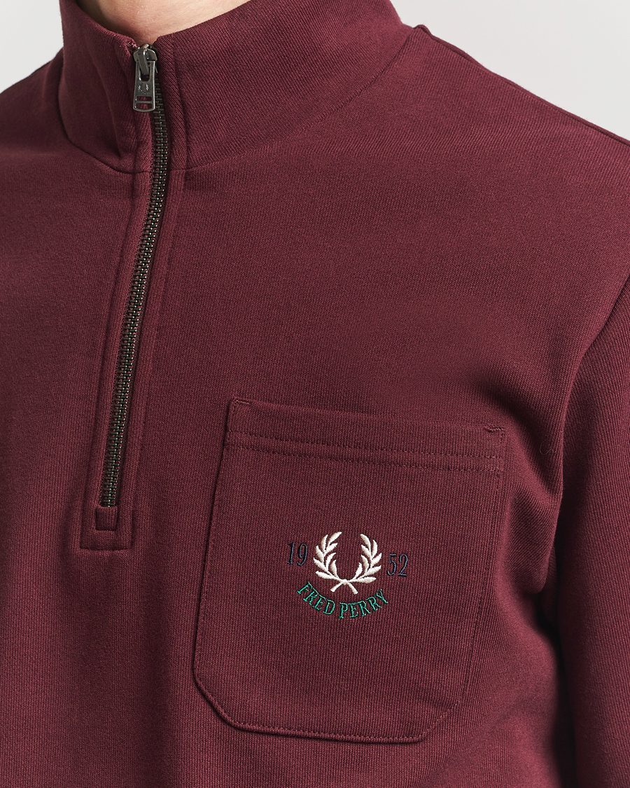 Herre | Gensere | Fred Perry | Embroidered Champion Half Zip Oxblood
