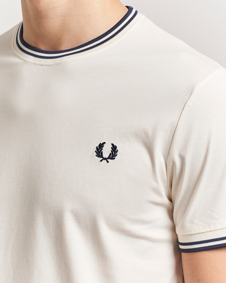 Herre | T-Shirts | Fred Perry | Twin Tipped T-Shirt Ecru