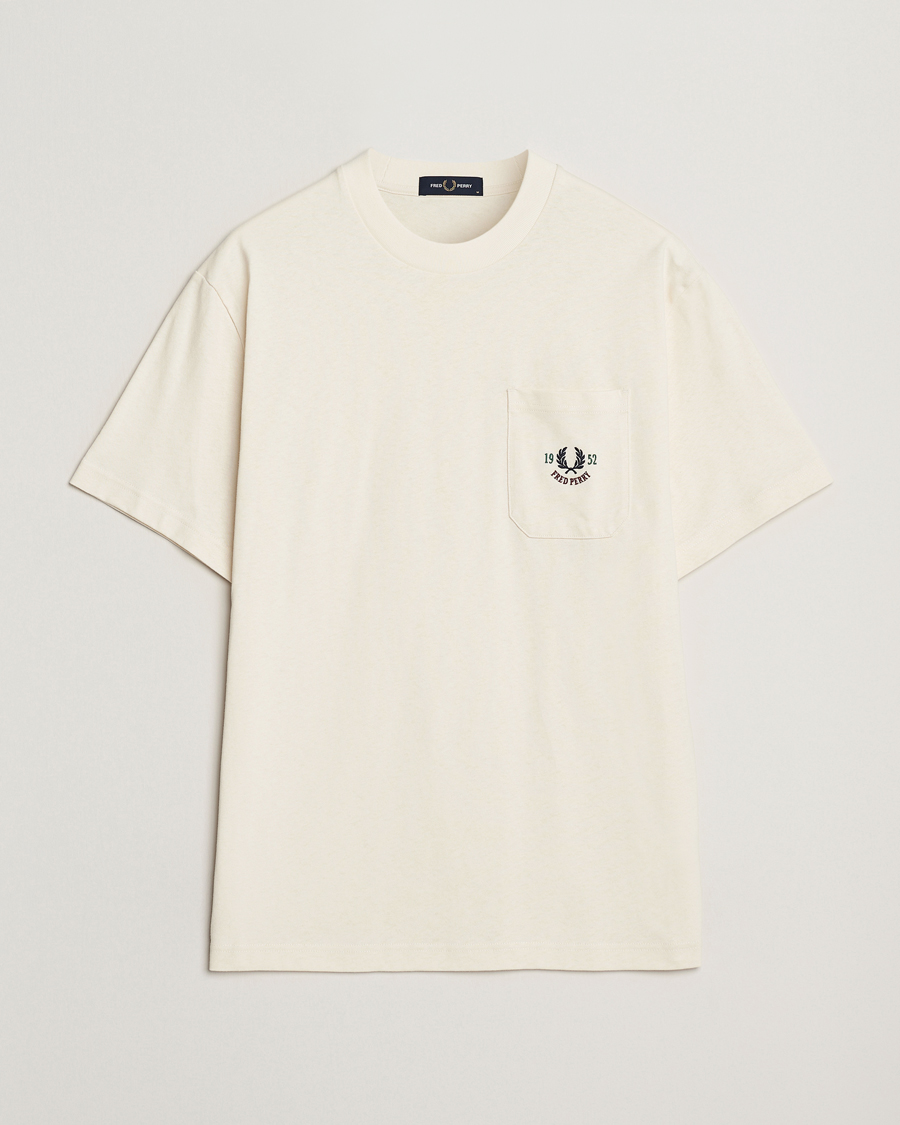 Herre | T-Shirts | Fred Perry | Relaxed 1952 Tennis T-Shirt Ecru