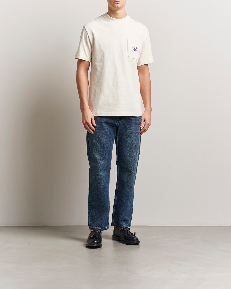 Herre | T-Shirts | Fred Perry | Relaxed 1952 Tennis T-Shirt Ecru