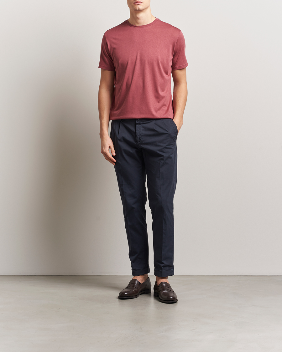 Herre | T-Shirts | Oscar Jacobson | Kim Cotton/Tencel T-Shirt Rasberry