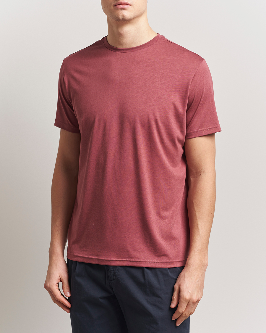 Herre | T-Shirts | Oscar Jacobson | Kim Cotton/Tencel T-Shirt Rasberry