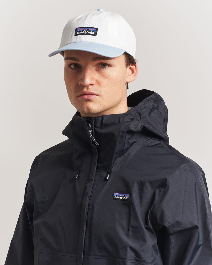 Herre | Patagonia P-6 Label Trad Cap Birch White | Patagonia | P-6 Label Trad Cap Birch White
