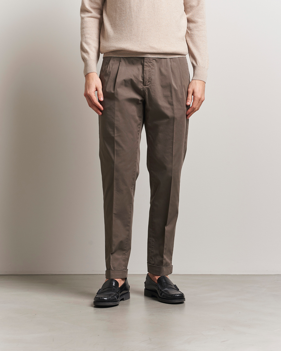 Herre | Bukser | Briglia 1949 | Easy Fit Pleated Cotton Stretch Chino Brown