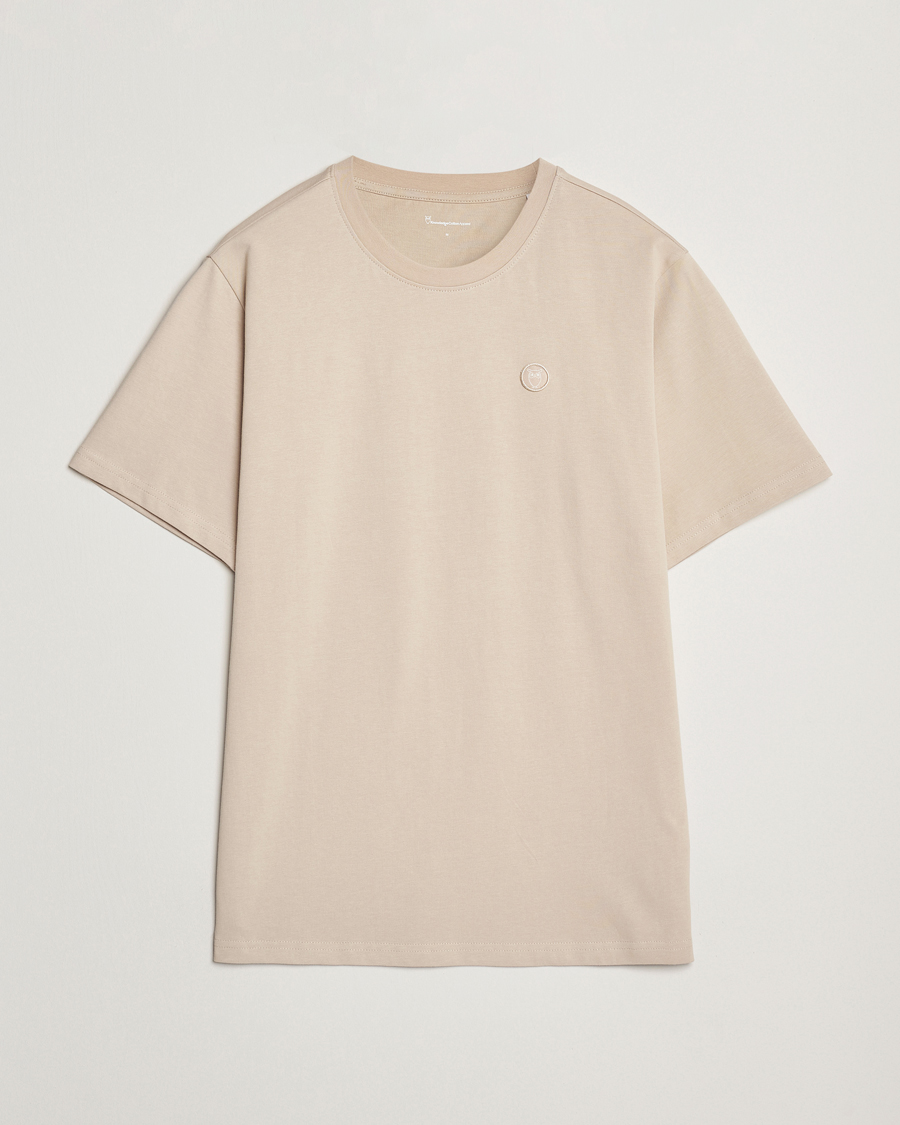 Herre | T-Shirts | KnowledgeCotton Apparel | Loake Badge T-Shirt Beige