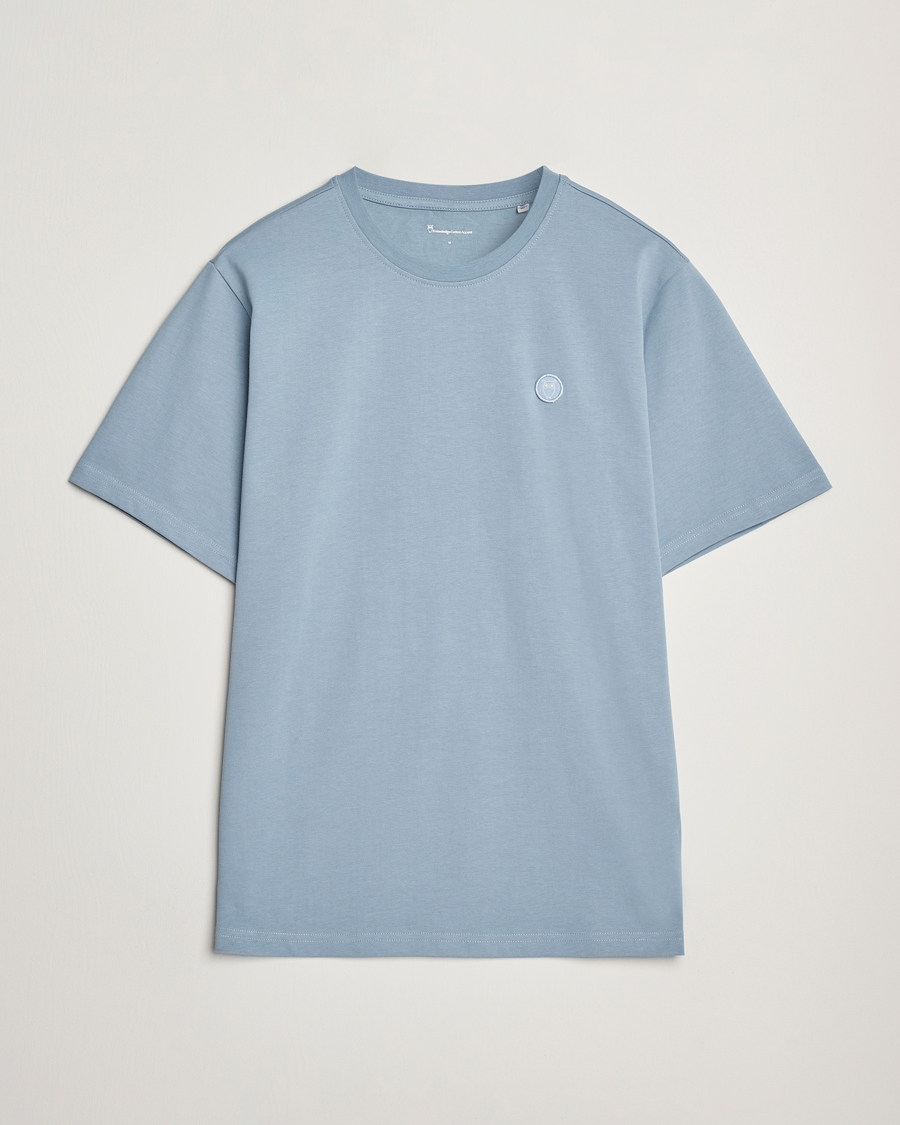 Herre | T-Shirts | KnowledgeCotton Apparel | Loake Badge T-Shirt Ashley Blue