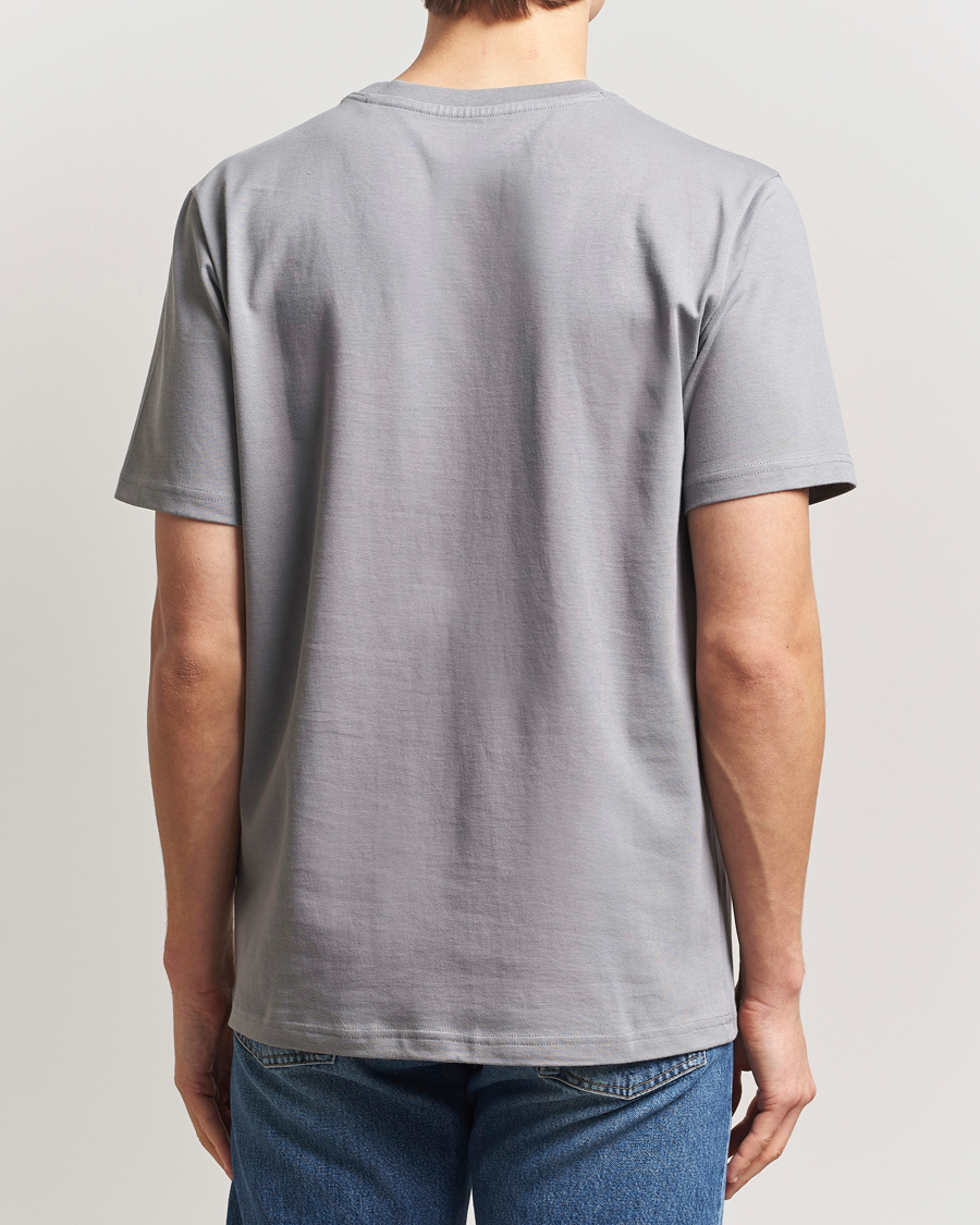 Herre | T-Shirts | KnowledgeCotton Apparel | Loake Badge T-Shirt Grey
