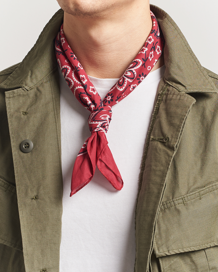 Herre | Scarves | Drake's | Drake'sClassic Paisley BandanaRed