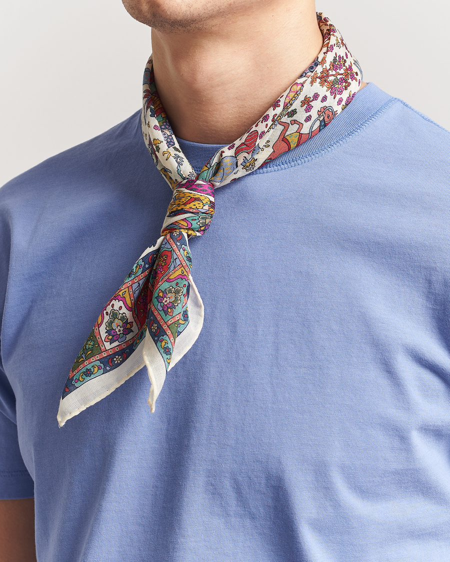 Herre | Drake's Floral Moghul Bandana Ecru/Navy/Magenta | Drake's | Floral Moghul Bandana Ecru/Navy/Magenta