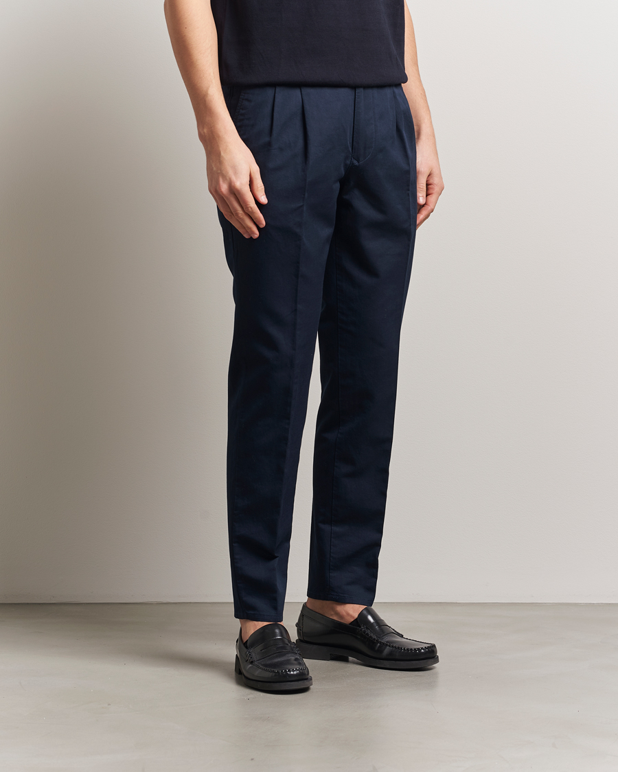 Herre | Bukser | Incotex | Tapered Fit Pleated Linen Slacks Navy