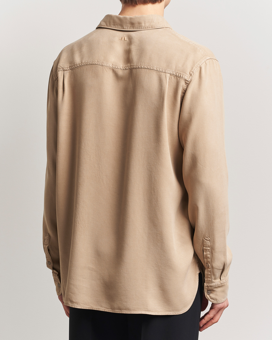 Herre | Skjorter | J.Lindeberg | Garment Dyed Structure Tencel Shirt Khaki