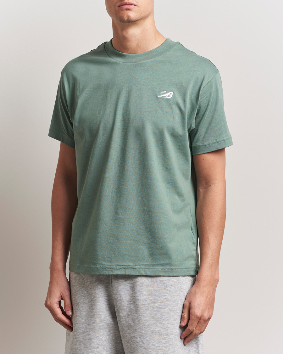 Herre | T-Shirts | New Balance | Essentials T-Shirt Dark Juniper