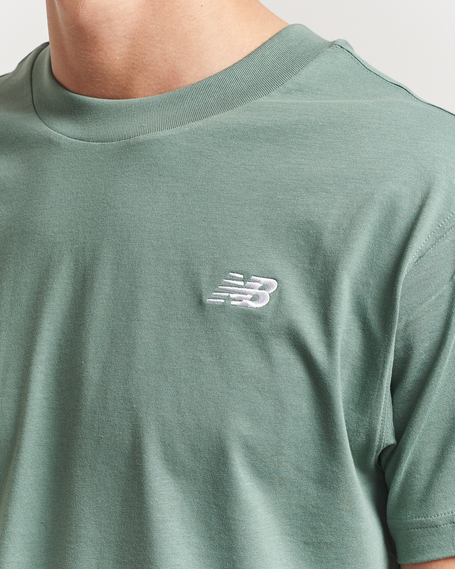 Herre | T-Shirts | New Balance | Essentials T-Shirt Dark Juniper