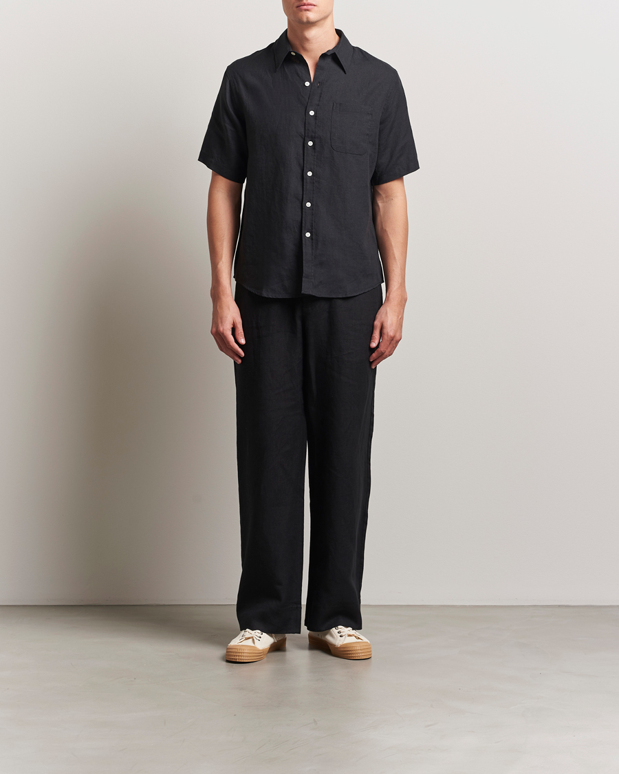 Herre | Skjorter | Colorful Standard | Garment Dyed Linen Short Sleeve Shirt Deep Black