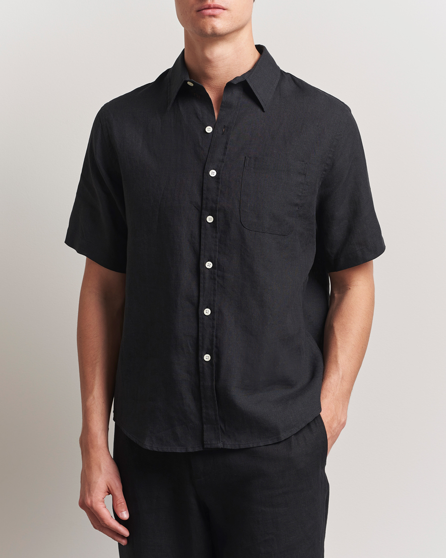 Herre | Skjorter | Colorful Standard | Garment Dyed Linen Short Sleeve Shirt Deep Black