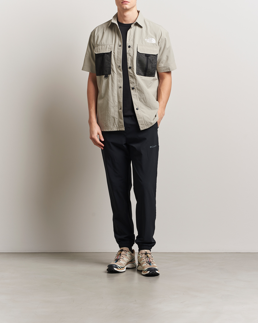 Herre | Skjorter | The North Face | NSE Summer Camp Shirt Clay Grey