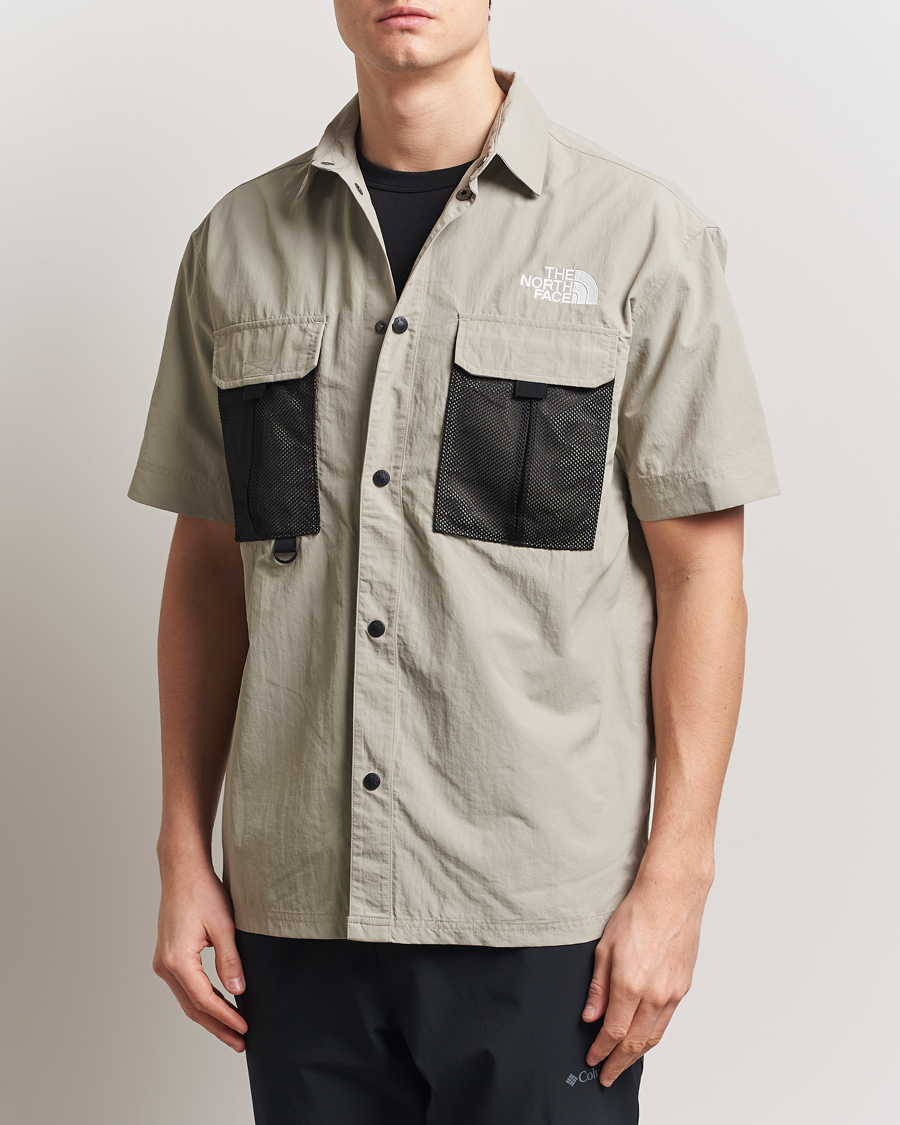 Herre | Skjorter | The North Face | NSE Summer Camp Shirt Clay Grey