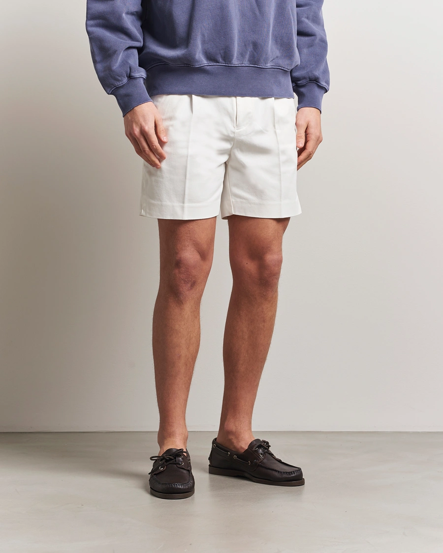 Herre | Shorts | GANT 240 Mulberry Street | Regular Fit Dressed Cotton Twill Shorts Eggshell
