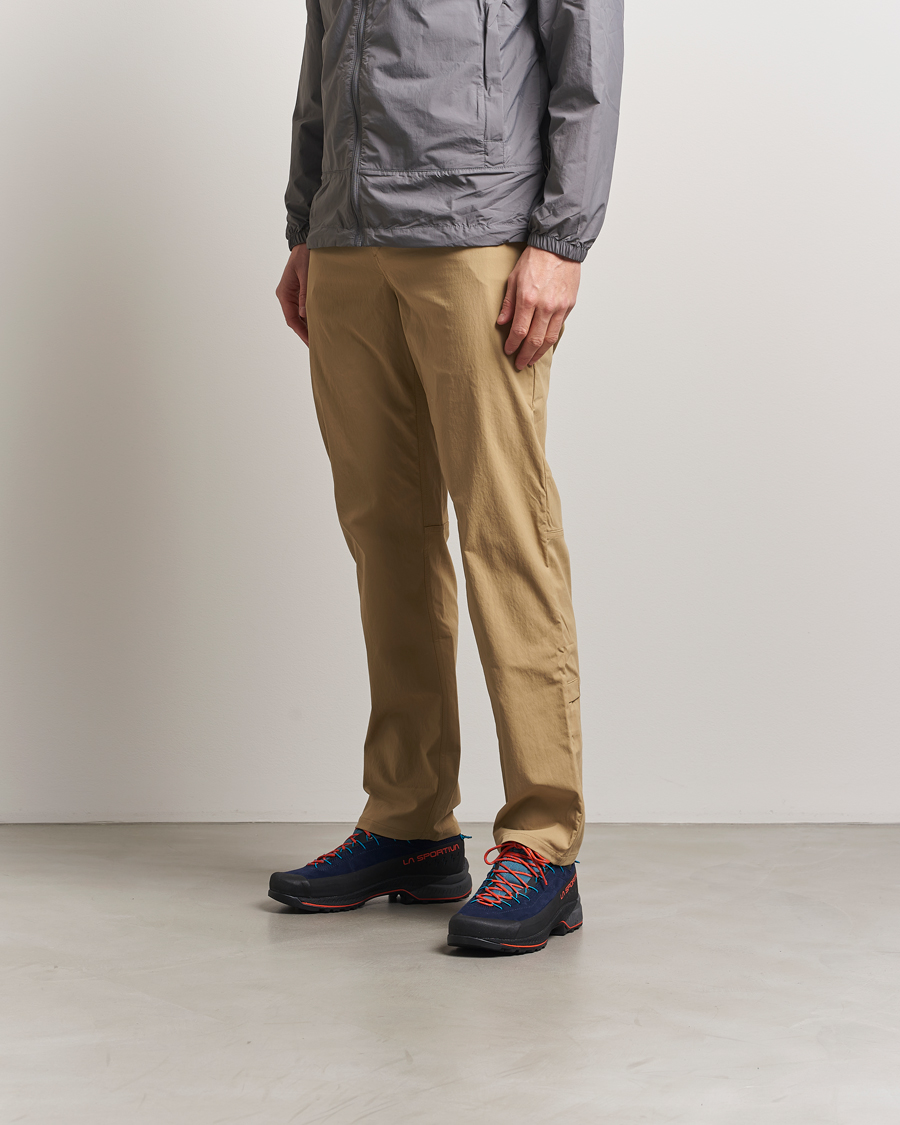 Herre | Sneakers | La Sportiva | TX4 Evo Hiking Shoes Deep Sea/Cherry Tomato
