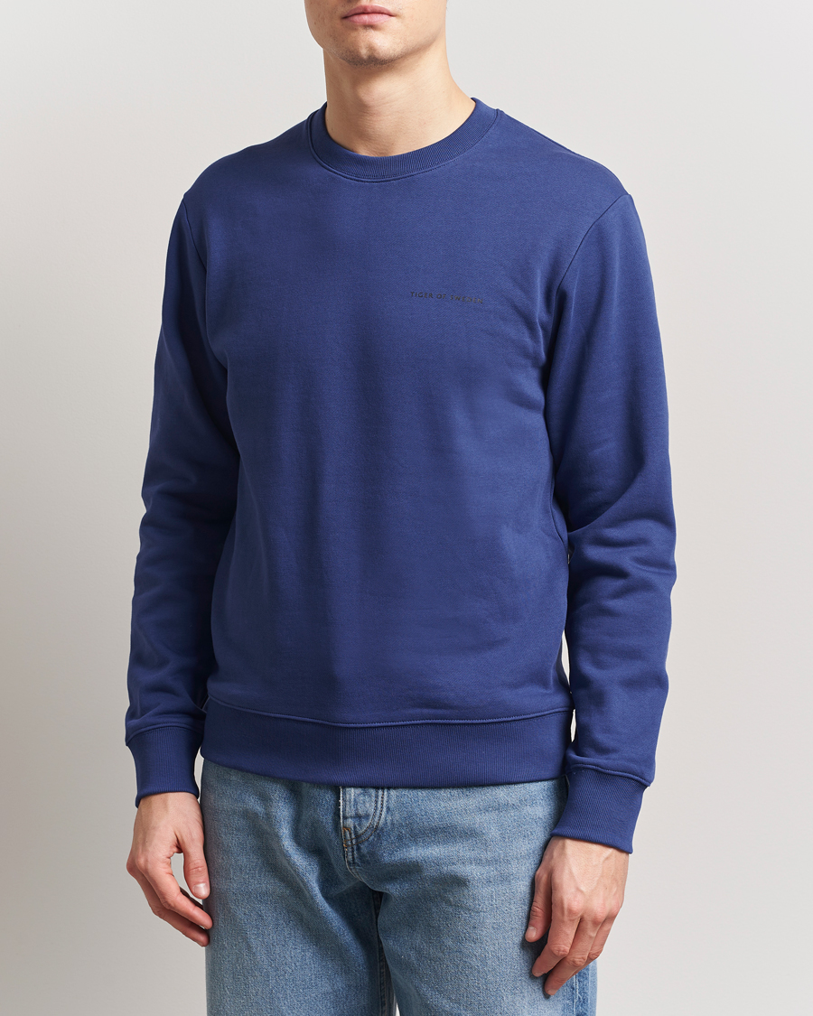 Herre | Gensere | Tiger of Sweden | Emerson Crew Neck Sweatshirt Pansy Blue