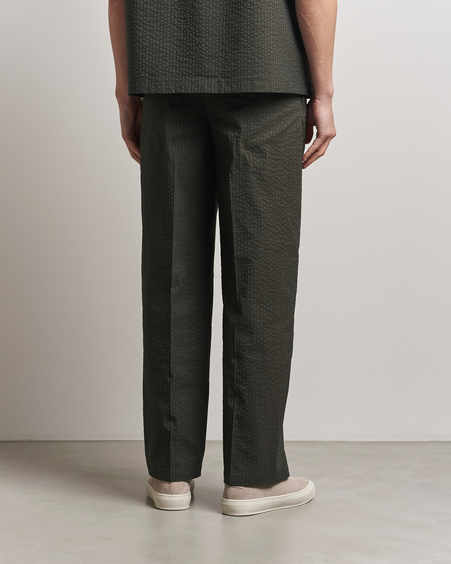 Herre | Bukser | Maison Kitsuné | Relaxed Seersucker Pleated Trousers Ranger Green