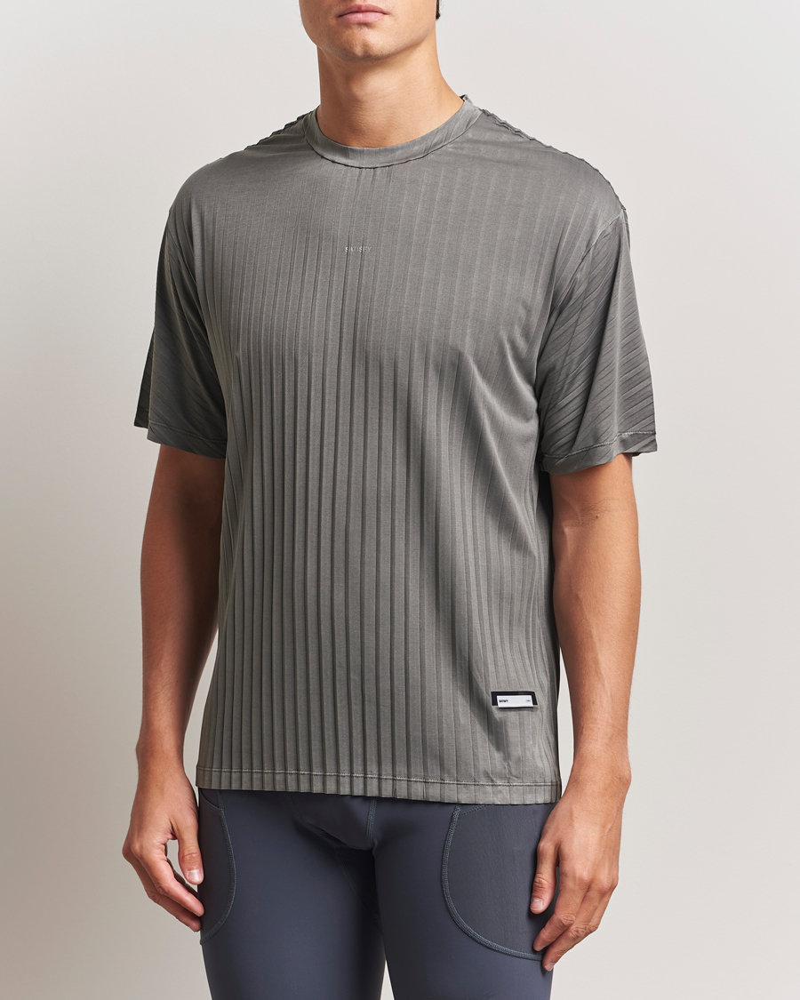Herre | T-Shirts | Satisfy | Pleated AuraLite T-Shirt Mineral Graphite