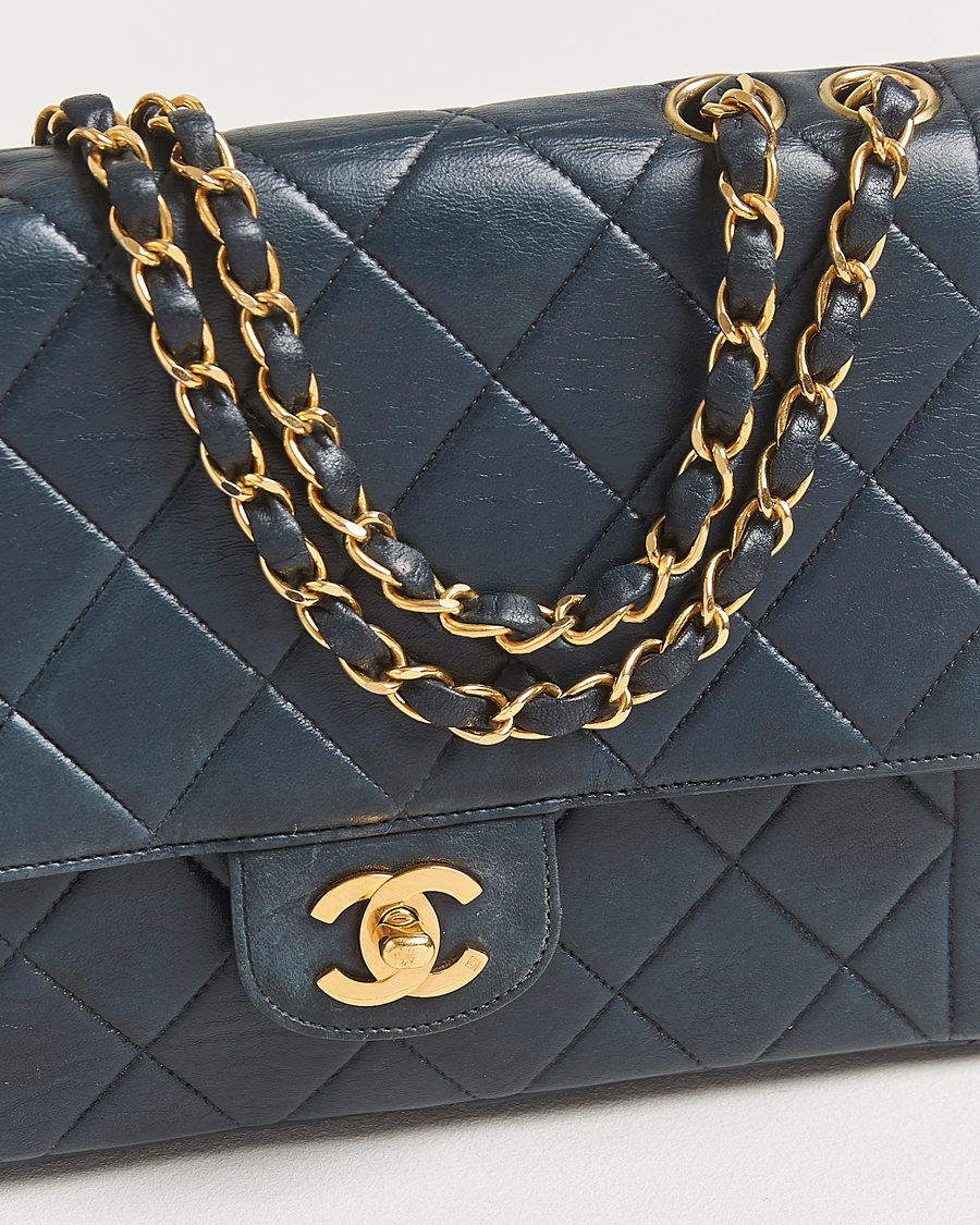 Herre | Pre-Owned & Vintage Bags | Chanel Pre-Owned | Classic Medium Single Flap Bag Lambskin Navy