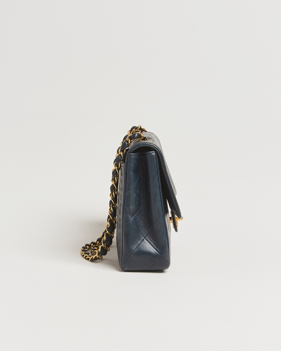 Herre | Pre-Owned & Vintage Bags | Chanel Pre-Owned | Classic Medium Single Flap Bag Lambskin Navy