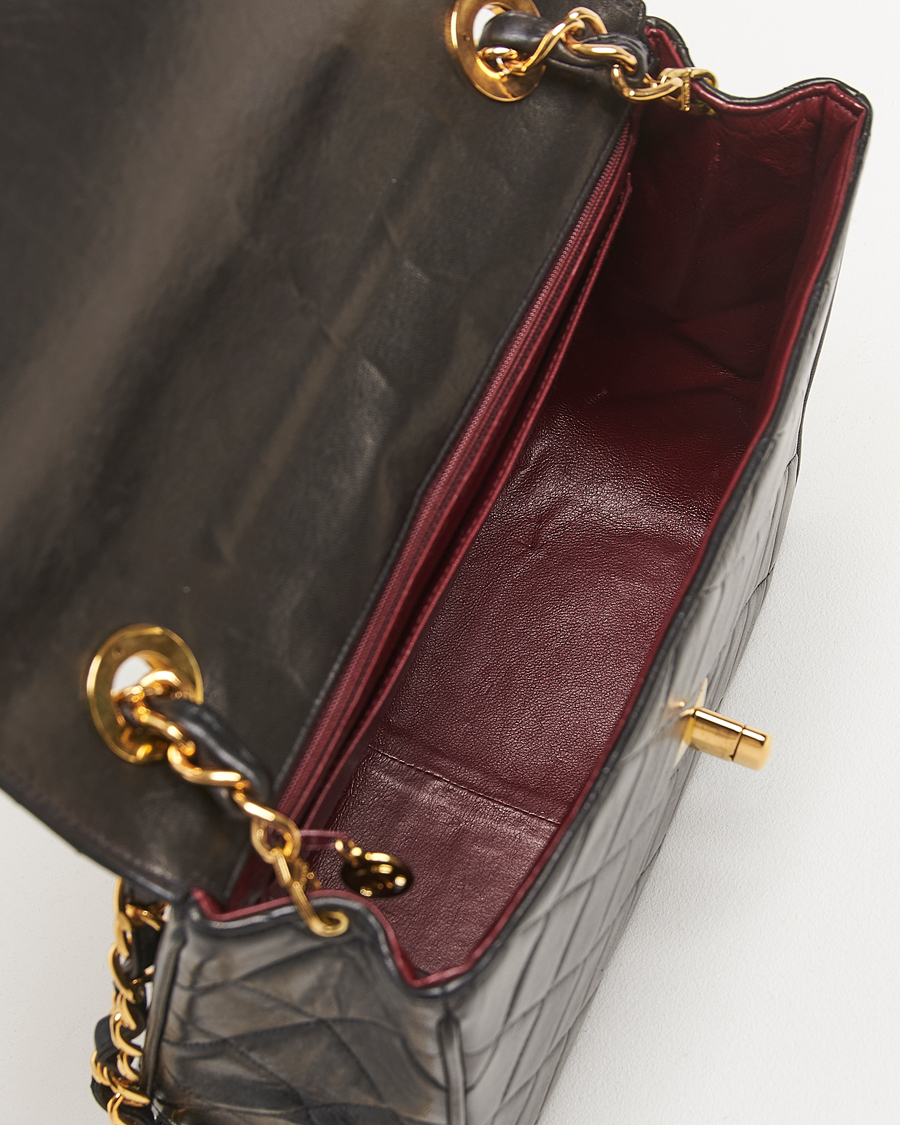 Herre | Chanel Pre-Owned Classic Flap Bag Deca Squared Lambskin Black | Chanel Pre-Owned | Classic Flap Bag Deca Squared Lambskin Black