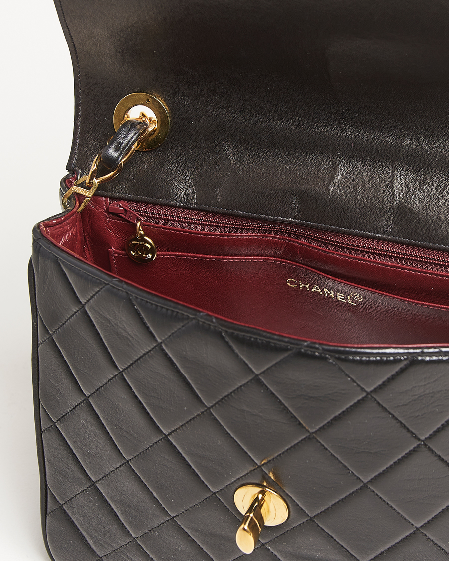 Herre | Chanel Pre-Owned Classic Flap Bag Deca Squared Lambskin Black | Chanel Pre-Owned | Classic Flap Bag Deca Squared Lambskin Black