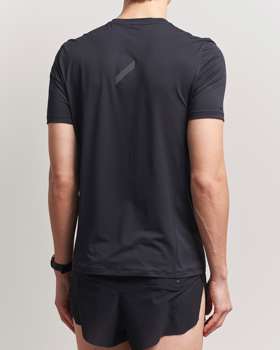 Herre | T-Shirts | SOAR Running | Tech Tee Black
