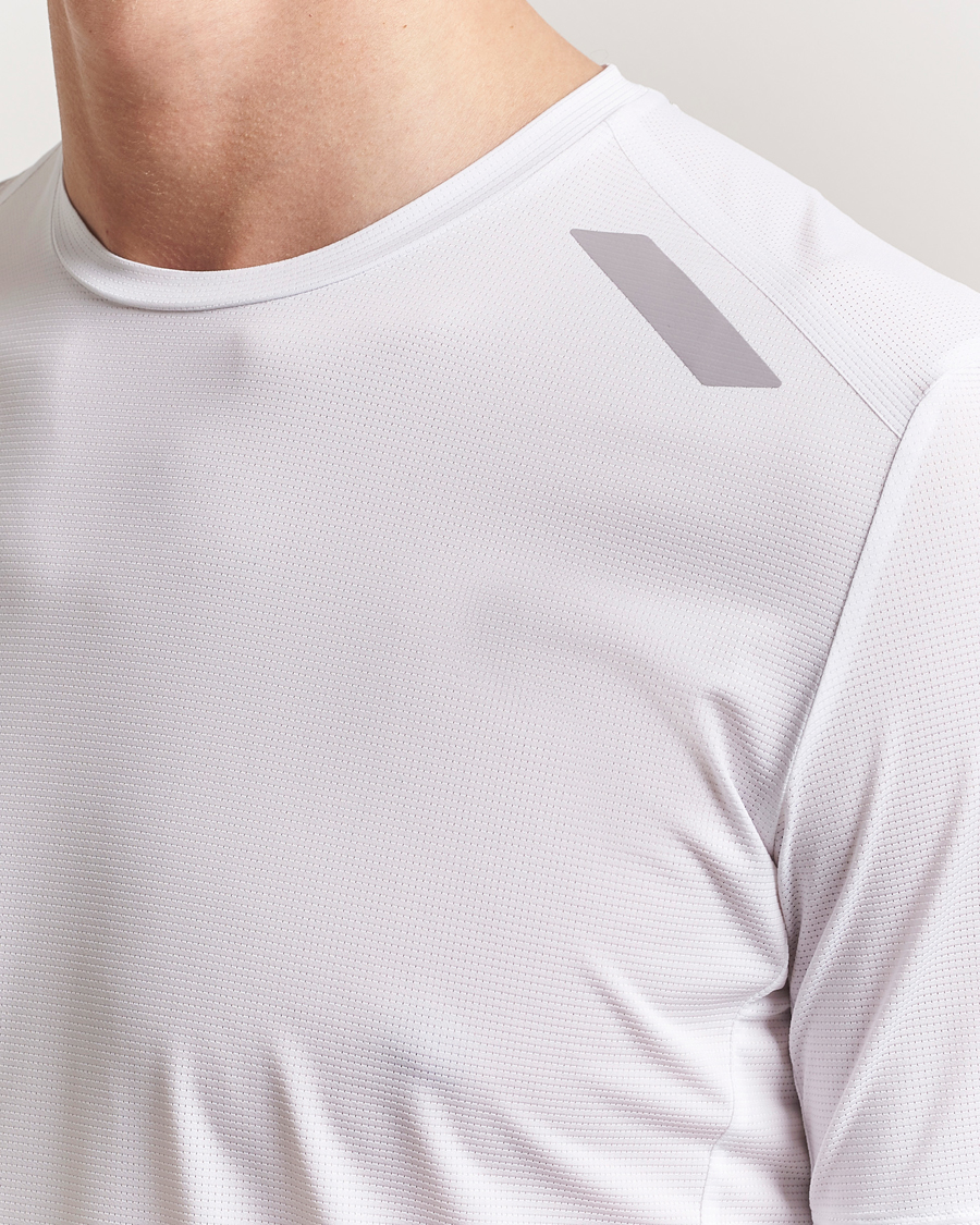 Herre | T-Shirts | SOAR Running | Tech Tee White