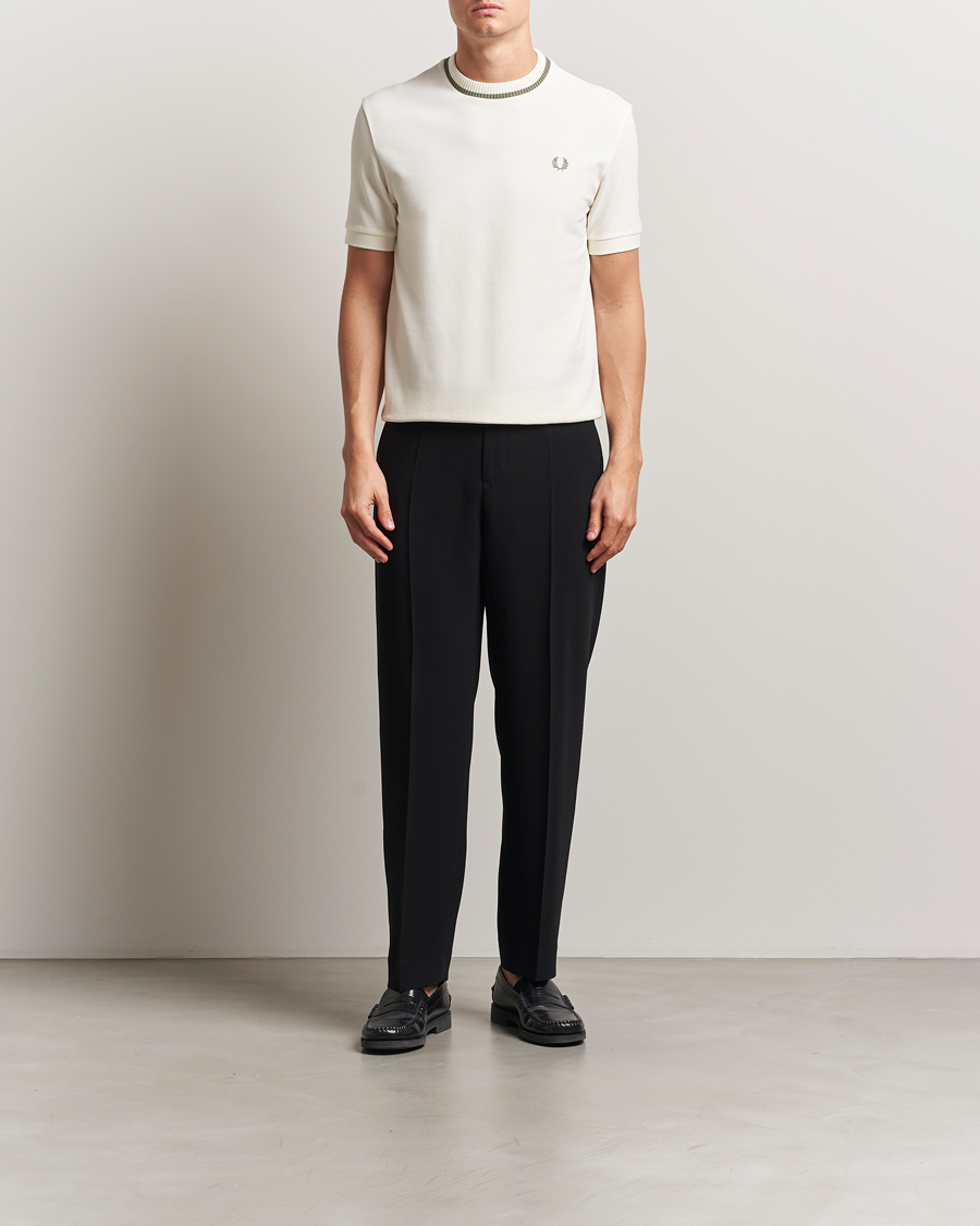 Herre | T-Shirts | Fred Perry | Pique Crew Neck T-Shirt Light Ecru