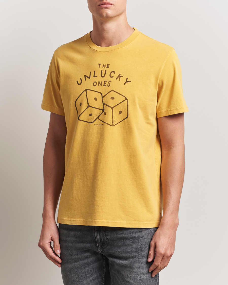 Herre | T-Shirts | Nudie Jeans | Roy Unlucky T-Shirt Yellow