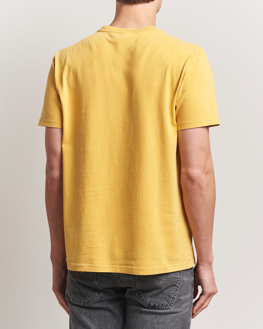 Herre | T-Shirts | Nudie Jeans | Roy Unlucky T-Shirt Yellow