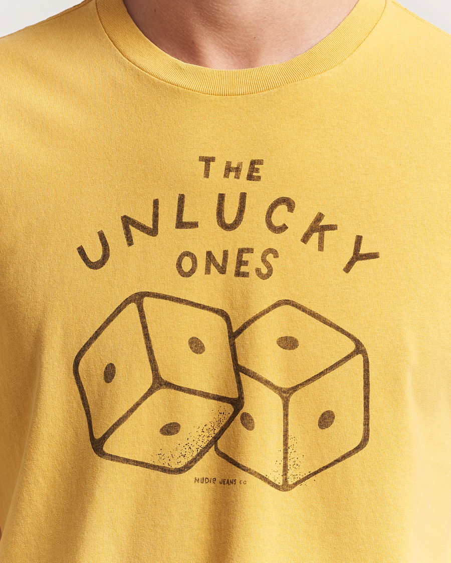 Herre | T-Shirts | Nudie Jeans | Roy Unlucky T-Shirt Yellow
