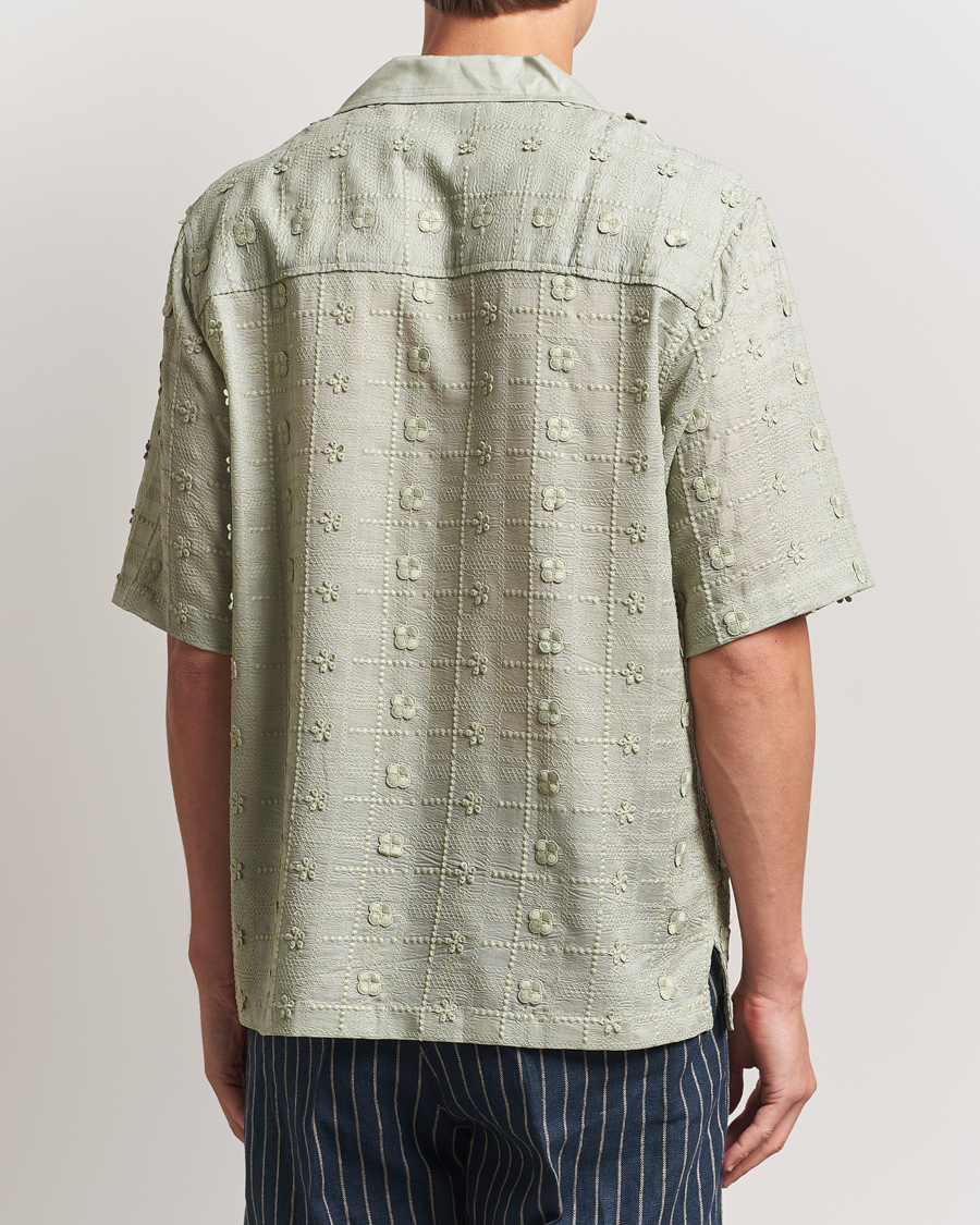 Herre | Skjorter | NN07 | Ben Lyocell Fil-Coupé Embroidery Anglaise Shirt Sage Green