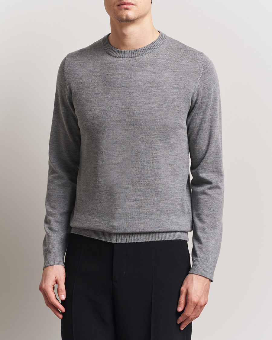 Herre | Gensere | A Day's March | Álagon Merino Crew Grey