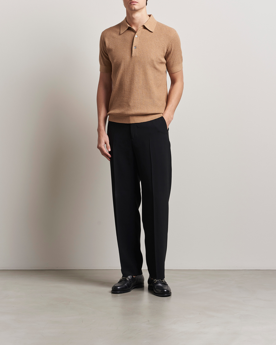 Herre | Gensere | A Day's March | Aspen Structure Short Sleeve Polo Camel