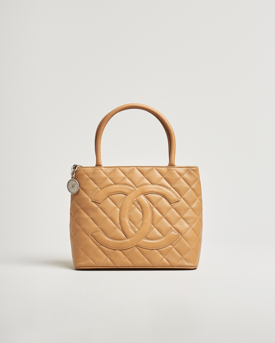 Herre | Chanel Pre-Owned Medallion Tote Quilted Caviar Beige | Chanel Pre-Owned | Medallion Tote Quilted Caviar Beige