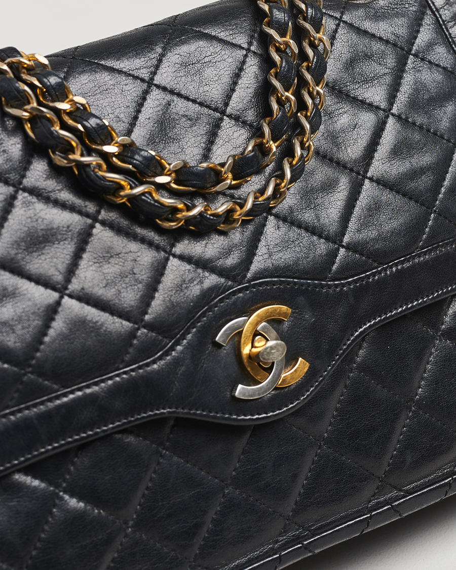 Herre | Gifts for Her | Chanel Pre-Owned | Classic Medium Double Flap Bag Black