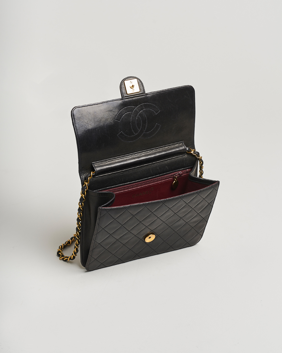 Herre | Gifts for Her | Chanel Pre-Owned | Single Flap Bag Black