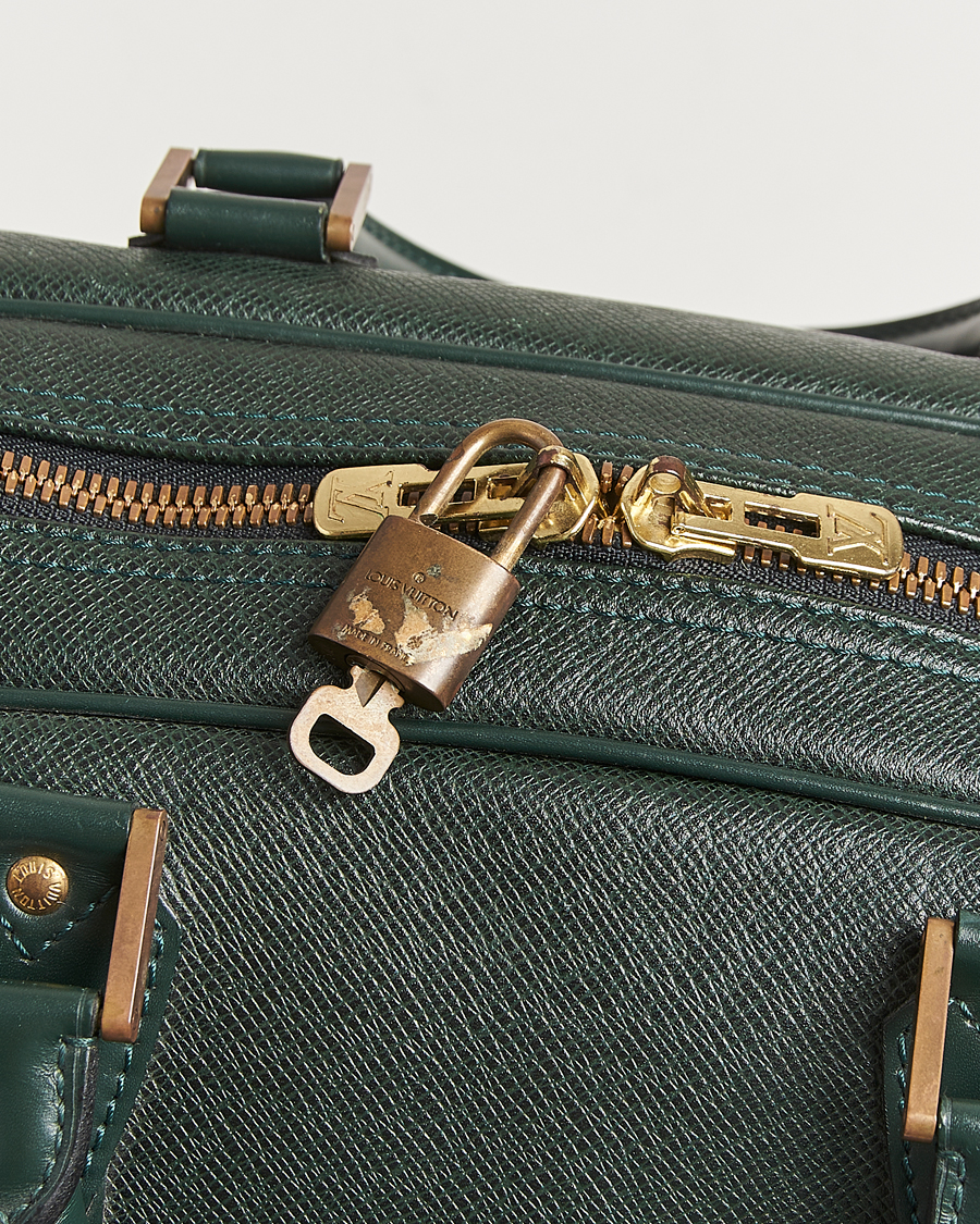 Herre | Pre-Owned & Vintage Bags | Louis Vuitton Pre-Owned | Taiga Kendall GM Weekend Bag Green