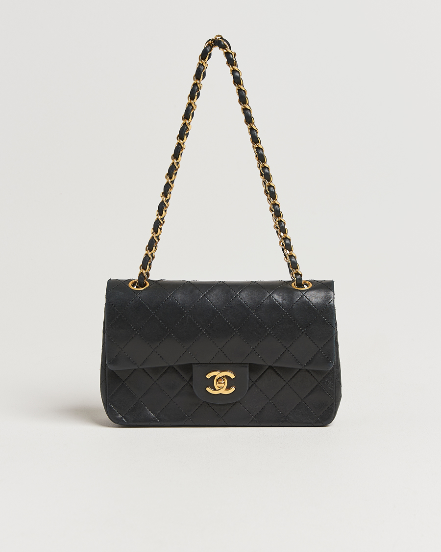 Herre | Gifts for Her | Chanel Pre-Owned | Classic Double Flap Small Lambskin Black