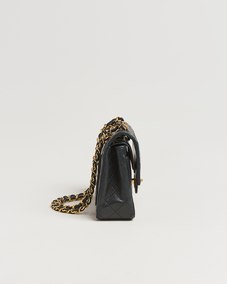 Herre | Gifts for Her | Chanel Pre-Owned | Classic Double Flap Small Lambskin Black