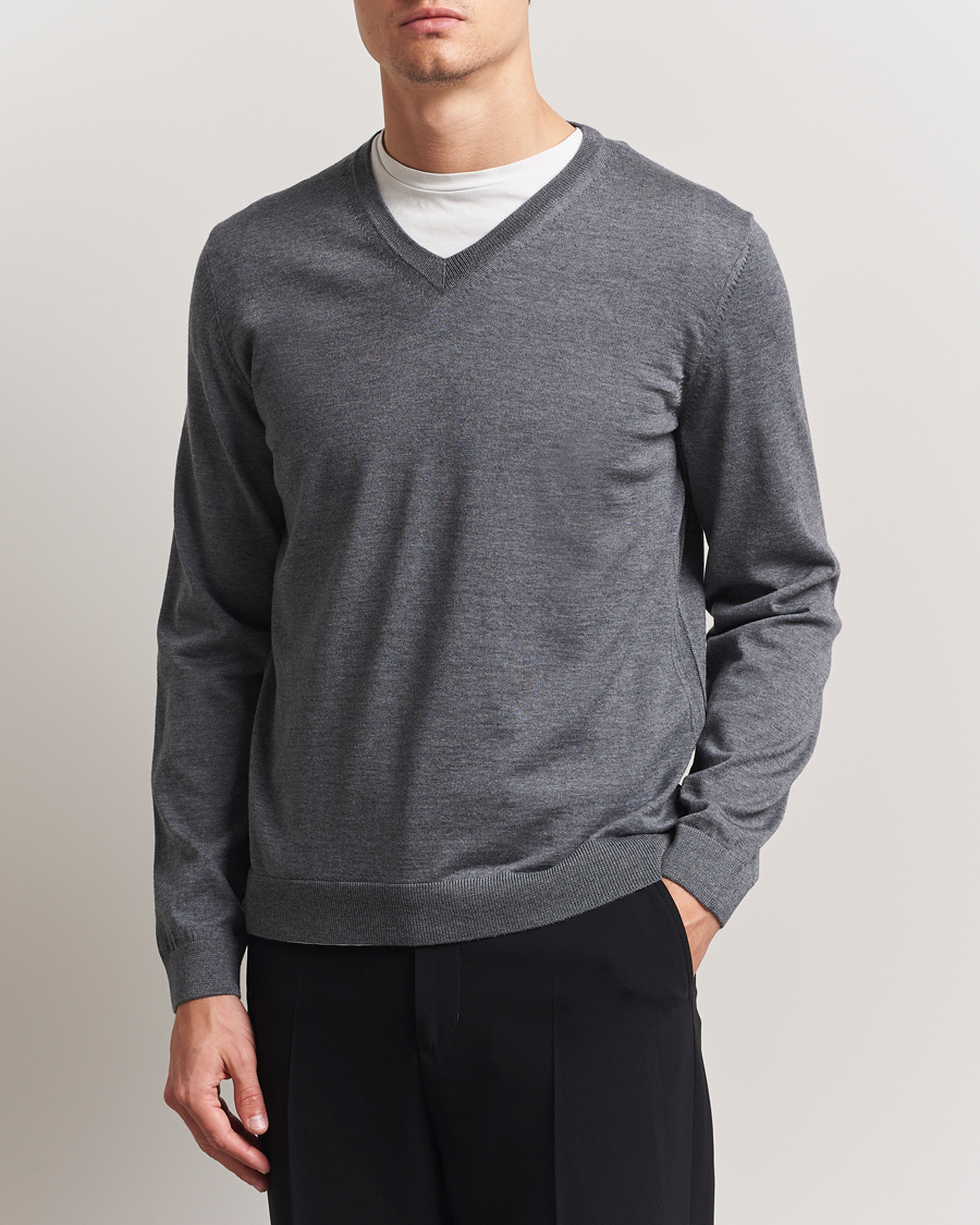 Herre | Gensere | BOSS BLACK | Melba Wool V-Neck Pullover Medium Grey