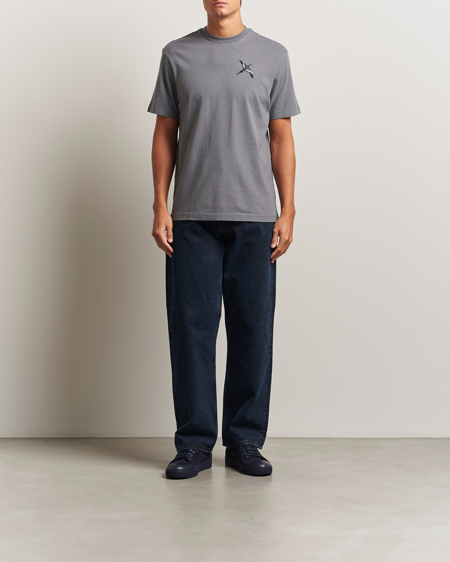 Herre | T-Shirts | Axel Arigato | Micro Bee Bird T-Shirt Steel Grey