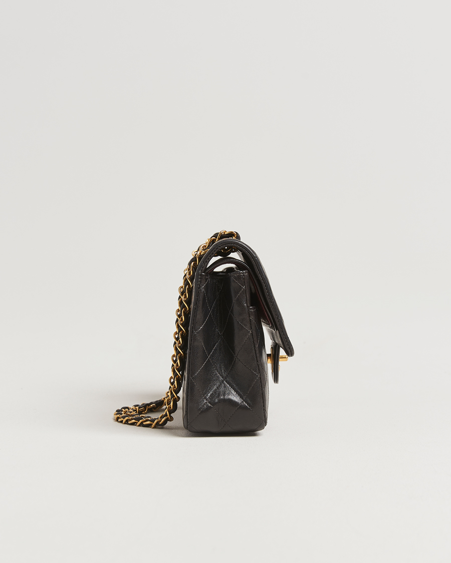 Herre | Gifts for Her | Chanel Pre-Owned | Classic Double Flap Medium Lambskin Black
