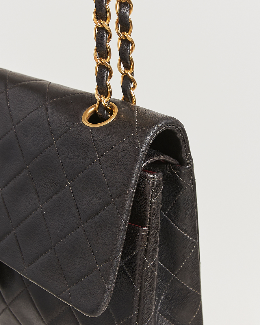 Herre | Gifts for Her | Chanel Pre-Owned | Classic Double Flap Medium Lambskin Black