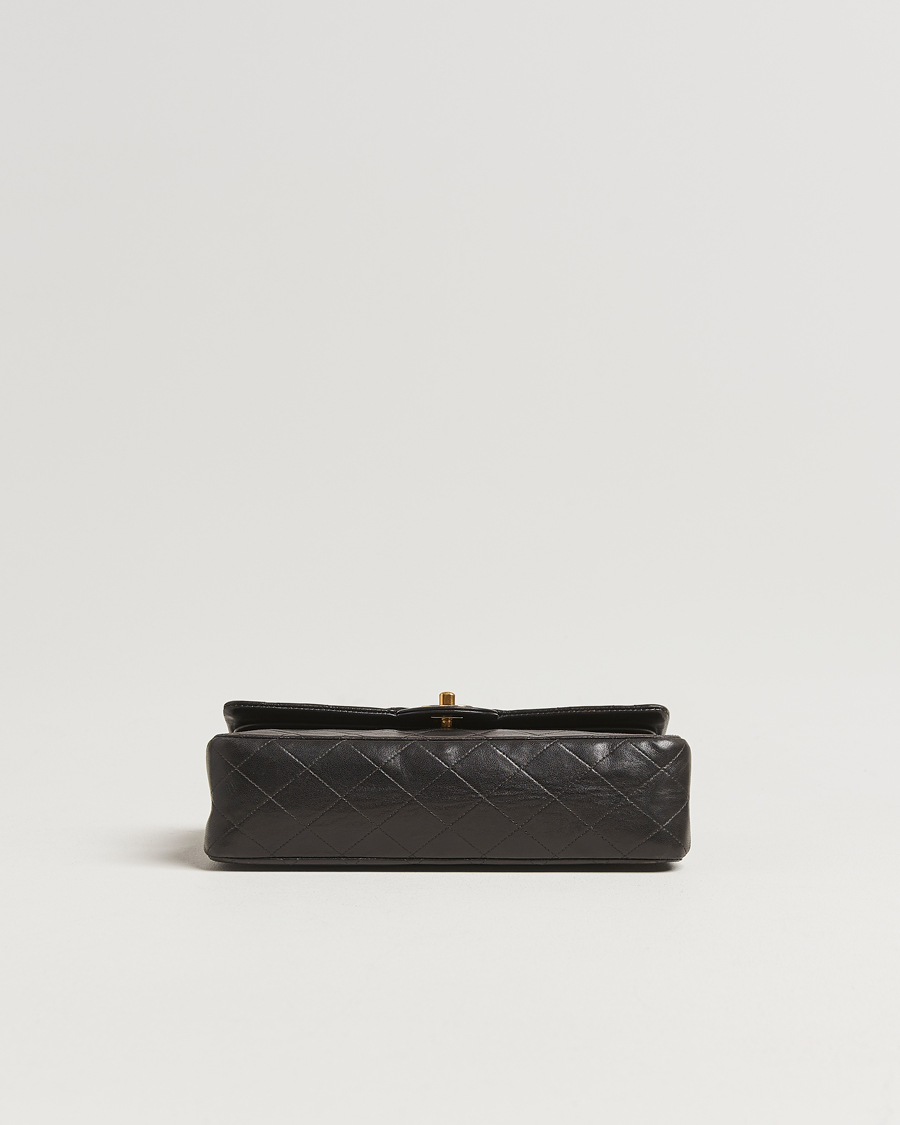 Herre | Gifts for Her | Chanel Pre-Owned | Classic Double Flap Medium Lambskin Black